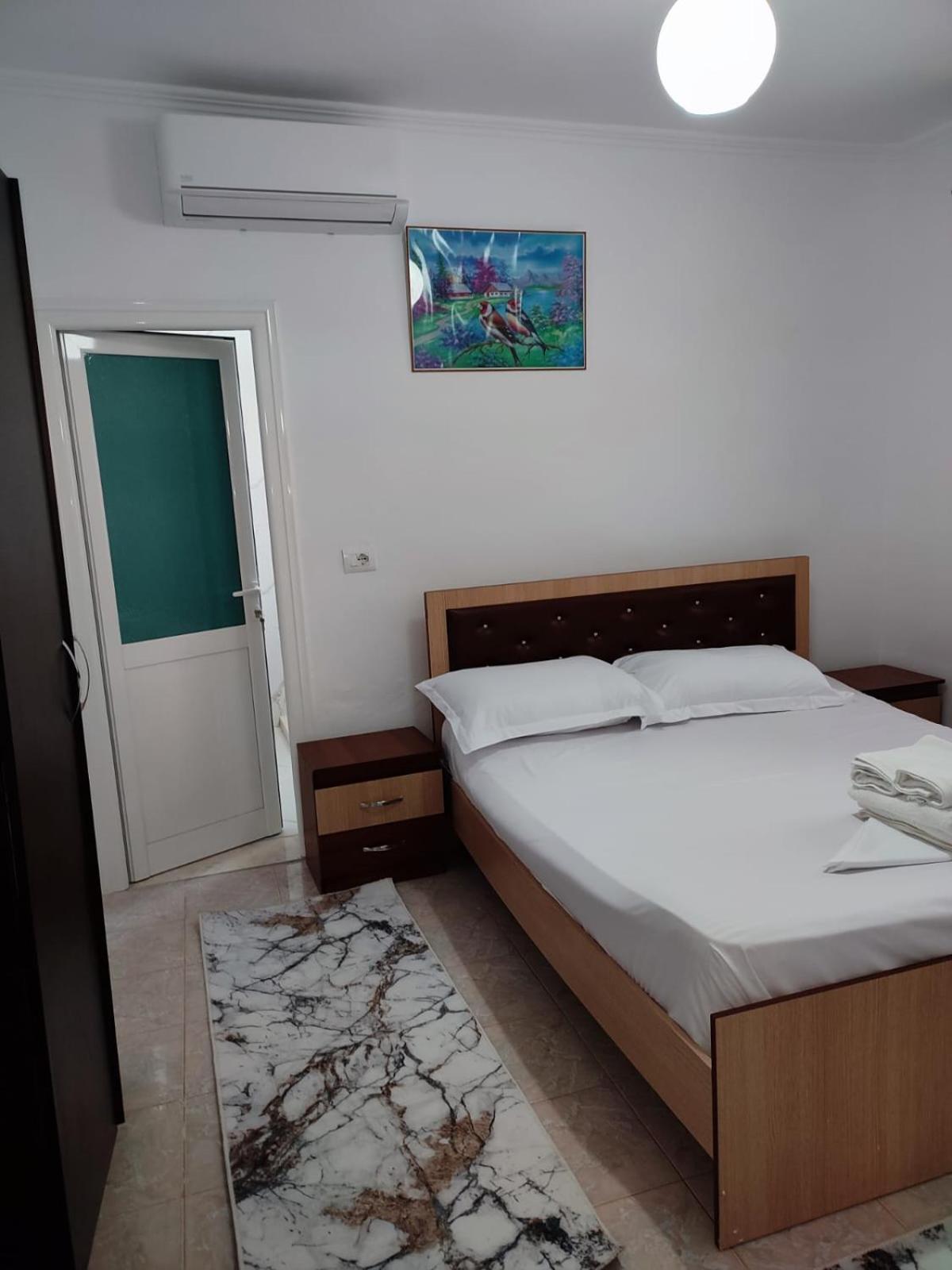 Guest House Eloid ベラト エクステリア 写真